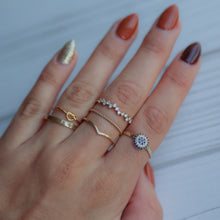 Load image into Gallery viewer, HALLE