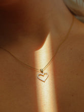 Load image into Gallery viewer, 10K GOLD HEART NECKLACE
